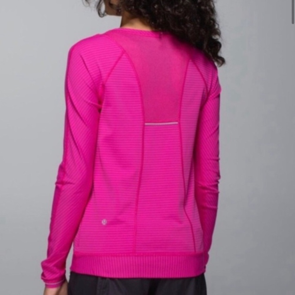 Lululemon Run For Gold Long Sleeve in Women.